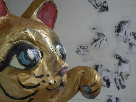 chinese waving cat